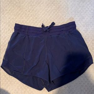 LULULEMON HOTTY HOT SHORT LONG 4”